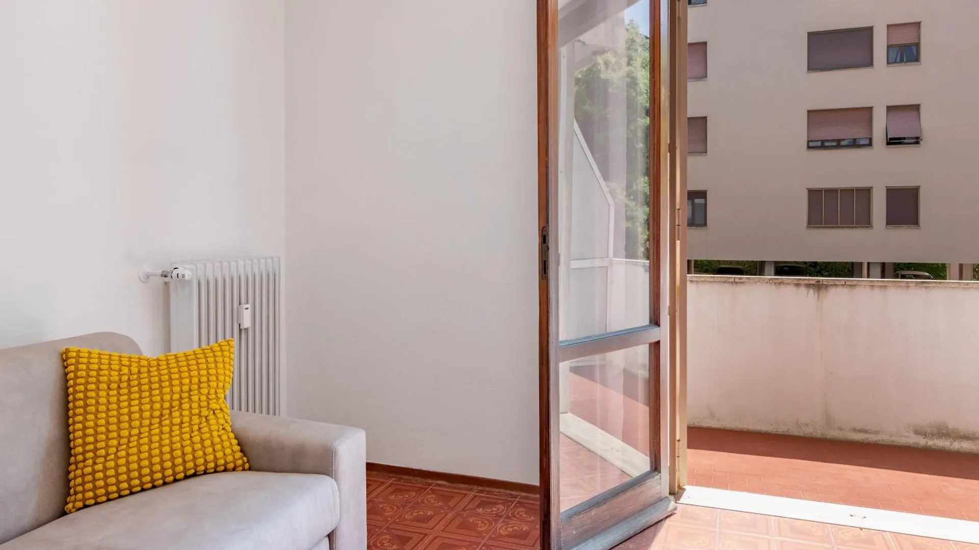 Landi 2 - Near The Center, Free Public Parking Apartment Pisa 0*,  Italy